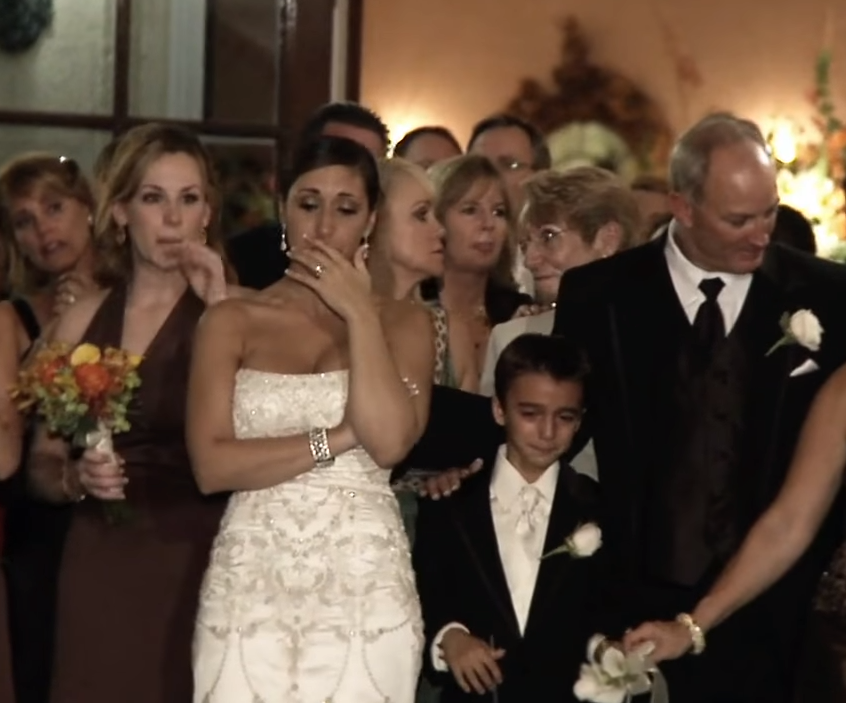 (VIDEO)It Was What Happened At This Wedding Made The Whole Crowd Cry. This Is Unbelievable!