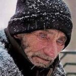 On a very cold night, a rich man outside met a homeless old man.