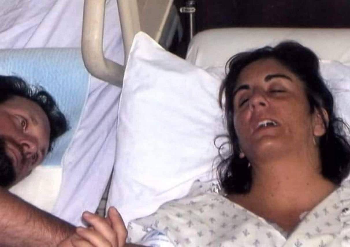 (VIDEO)Husband watches as wife’s pulled from life support but then she turns and says… – watch it here (VIDEO)