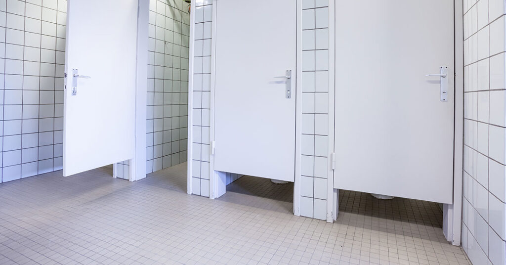 People Shocked to Learn Reason Public Toilet Doors Don’t Touch The Floor