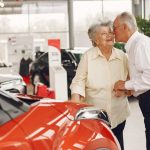 How a Clever Granddaughter Outsmarted a Salesman and Secured Her Grandparents’ Dream Car